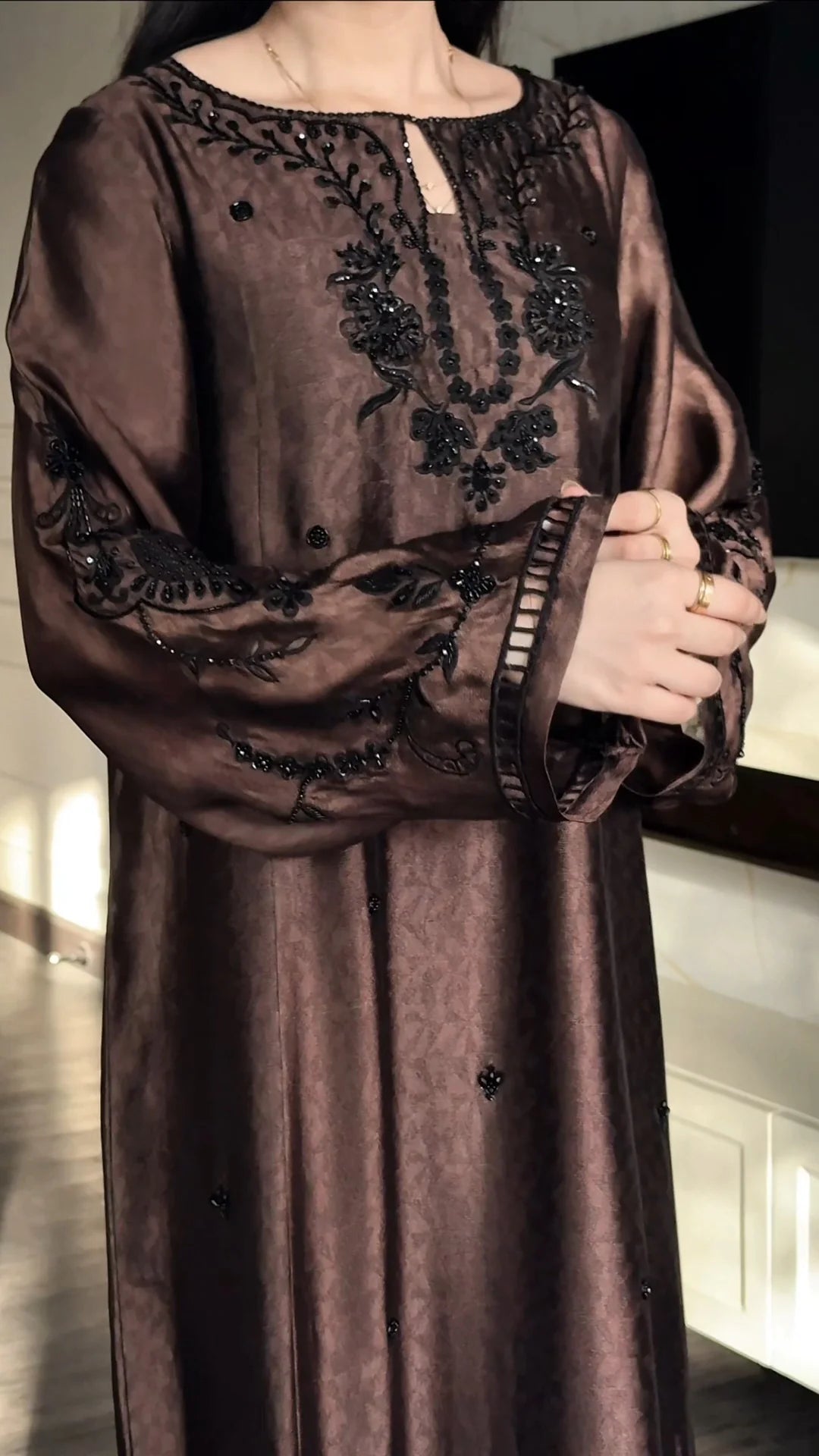Mahveen Noir